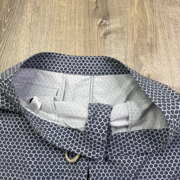 Faherty Mens Gray & White Slim Fit  Fishscale Batik Print Boardshort Size 36 - Picture 3 of 11